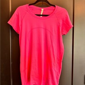 Lululemon Athletic Bright Pink Short Sleeve Tee